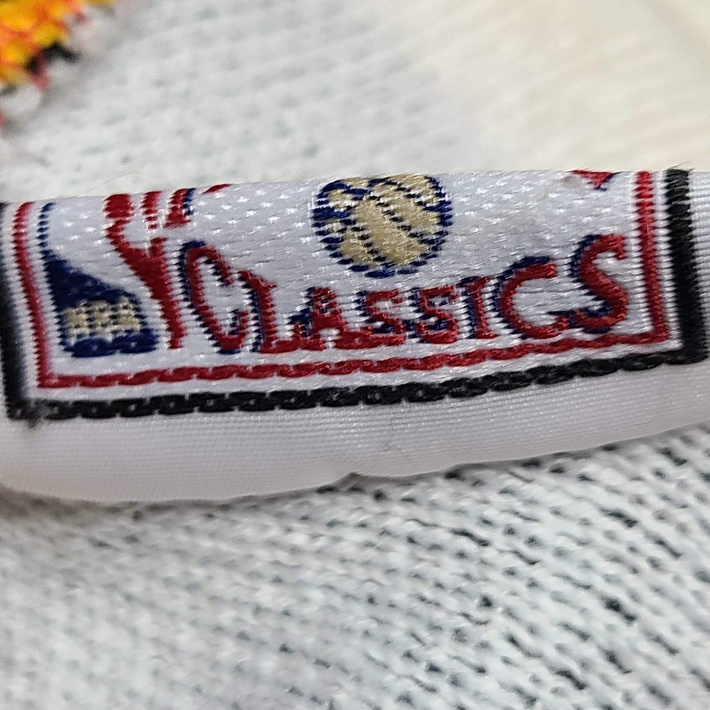 MITCHELL & NESS Hardwood Classics Los Angeles Lakes Knit Pom Pom Beanie Cap - Picture 8 of 9